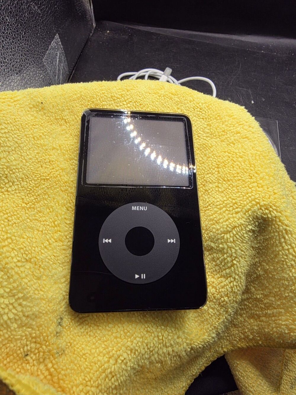 Apple iPod 5th Gen Video 30GB Black MA146LL/A CIB Excellent Condition